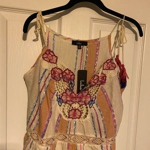 Lulu’s linen tank